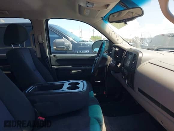 2012 Chevrolet Silverado 1500 LS z VIN 3GCPCREA1CG173747, wystawiony jako IAAI lot #38735637 z przebiegiem 162 027 mil mil oraz . Historia ofert i sprzedaży dostępna na DreamBid. Obrazek 5.