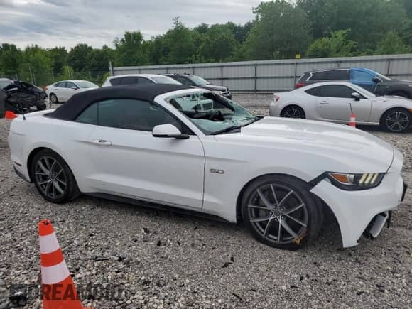 2016 Ford Mustang GT Premium с VIN 1FATP8FF0G5209048, выставлен на аукционе Copart как лот 55021455 с пробегом 61 503 миль миль и Списание • Salvage title. История ставок и продаж доступна на DreamBid. Изображение 4.