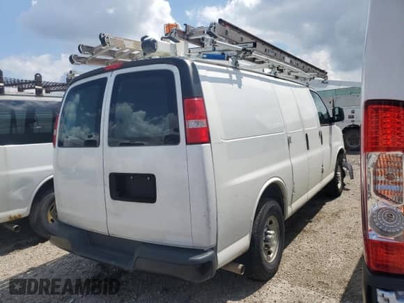 2018 Chevrolet Express Cargo с VIN 1GCWGAFP4J1339954, выставлен на аукционе Copart как лот 66054025 с пробегом 93 524 миль миль и Списание • Salvage title. История ставок и продаж доступна на DreamBid. Изображение 3.