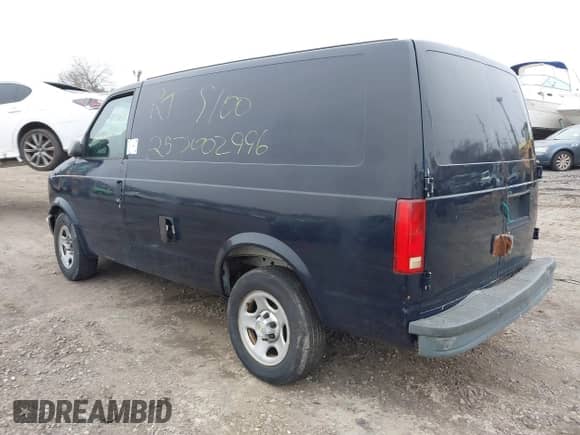 2005 Chevrolet Astro Cargo z VIN 1GCDM19X75B132325, wystawiony jako IAAI lot #41855931 z przebiegiem Nie podano mil oraz . Historia ofert i sprzedaży dostępna na DreamBid. Obrazek 3.