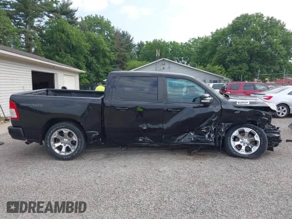 2022 Ram 1500 Big Horn z VIN 1C6RRFFG9NN400564, wystawiony jako IAAI lot #42364826 z przebiegiem 18 618 mil mil oraz . Historia ofert i sprzedaży dostępna na DreamBid. Obrazek 14.