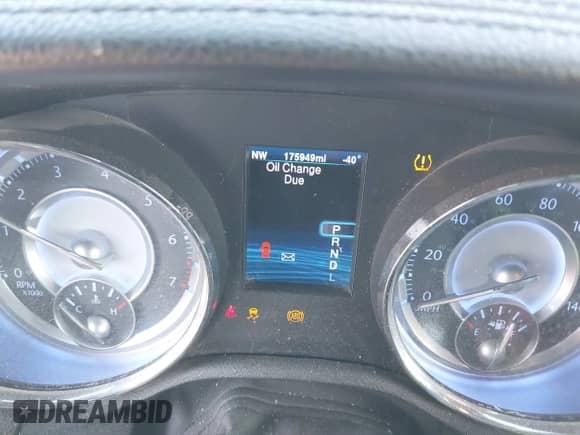 2014 Chrysler 300 с VIN 2C3CCAAG6EH200037, выставлен на аукционе IAAI как лот 43121336 с пробегом 175 949 миль миль и . История ставок и продаж доступна на DreamBid. Изображение 7.