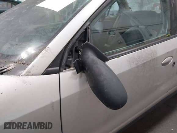 2001 Saturn SL with VIN 1G8ZJ54751Z324075, listed as a IAAI auction lot 43387665 with Not provided miles and . Bid and sale history available at DreamBid. Image 6.