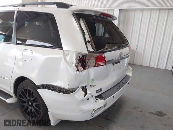 2004 Toyota Sienna XLE z VIN 5TDZA22C14S094612, wystawiony jako IAAI lot #43148930 z przebiegiem 125 471 mil mil oraz . Historia ofert i sprzedaży dostępna na DreamBid. Obrazek 6.