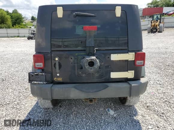 2008 Jeep Wrangler Unlimited Rubicon z VIN 1J4GA69188L554885, wystawiony jako Copart lot #66493815 z przebiegiem 251 746 mil mil oraz Szkoda całkowita • Salvage title. Historia ofert i sprzedaży dostępna na DreamBid. Obrazek 6.