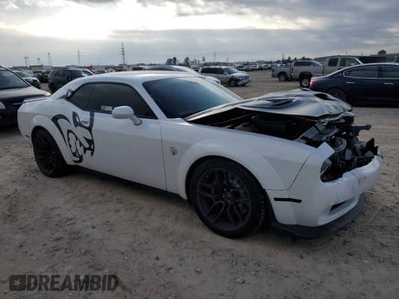 2018 Dodge Challenger SRT Hellcat Widebody with VIN 2C3CDZC90JH143192, listed as a Copart auction lot 87463114 with 38,466 mi miles and Salvage title. Bid and sale history available at DreamBid. Image 4.