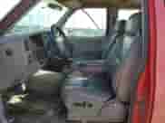 1996 GMC Sierra 1500 z VIN 2GTEC19R3T1500439, wystawiony jako Copart lot #46993595 z przebiegiem 148 569 mil mil oraz Szkoda całkowita • Salvage title. Historia ofert i sprzedaży dostępna na DreamBid. Obrazek 7.