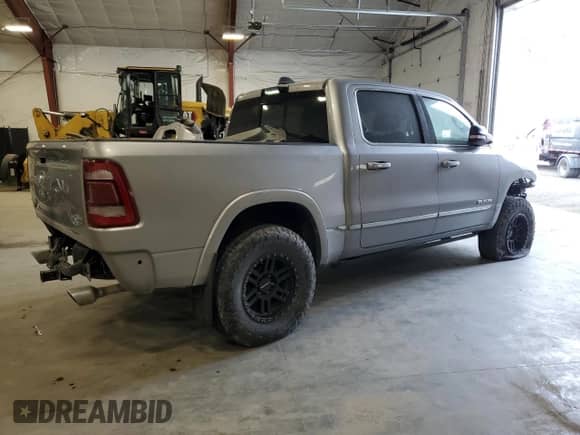 2021 Ram 1500 Limited z VIN 1C6SRFHM4MN819425, wystawiony jako Copart lot #54007005 z przebiegiem 80 648 mil mil oraz Szkoda całkowita • Salvage title. Historia ofert i sprzedaży dostępna na DreamBid. Obrazek 3.