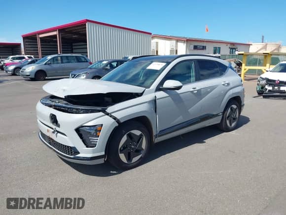 2024 Hyundai Kona Limited с VIN KM8HE3A69RU005482, выставлен на аукционе IAAI как лот 42370879 с пробегом 4 578 миль миль и . История ставок и продаж доступна на DreamBid. Изображение 2.
