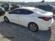 2015 Hyundai Elantra SE z VIN 5NPDH4AE2FH592878, wystawiony jako Copart lot #84425905 z przebiegiem 174 150 mil mil oraz Szkoda całkowita • Salvage title. Historia ofert i sprzedaży dostępna na DreamBid. Obrazek 2.