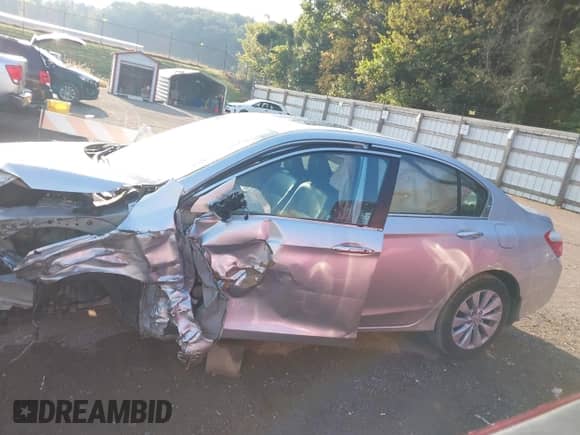 2013 Honda Accord EX-L z VIN 1HGCR2F88DA029307, wystawiony jako IAAI lot #43128434 z przebiegiem 97 398 mil mil oraz . Historia ofert i sprzedaży dostępna na DreamBid. Obrazek 14.