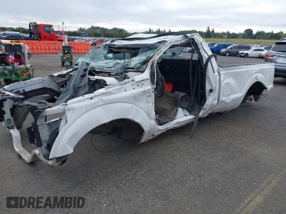 2016 Ford F-250 XL z VIN 1FTBF2A68GED00498, wystawiony jako IAAI lot #40550532 z przebiegiem Nie podano mil oraz . Historia ofert i sprzedaży dostępna na DreamBid. Obrazek 6.