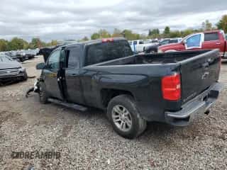 2017 Chevrolet Silverado 1500 LT z VIN 1GCVKRECXHZ171725, wystawiony jako Copart lot #82326795 z przebiegiem 132 239 mil mil oraz Szkoda całkowita • Salvage title. Historia ofert i sprzedaży dostępna na DreamBid. Obrazek 2.