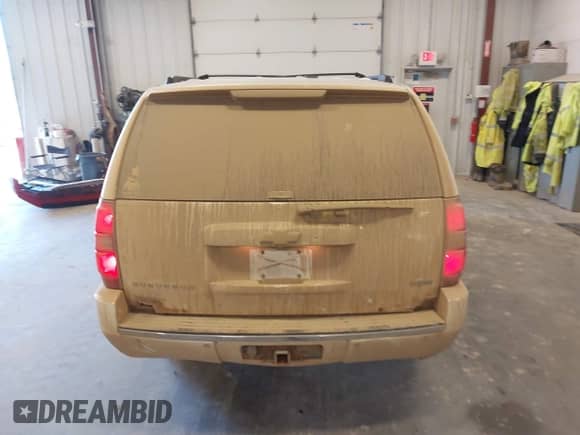 2010 Chevrolet Suburban LTZ с VIN 1GNUKKE36AR101994, выставлен на аукционе IAAI как лот 42358189 с пробегом 260 692 миль миль и . История ставок и продаж доступна на DreamBid. Изображение 16.