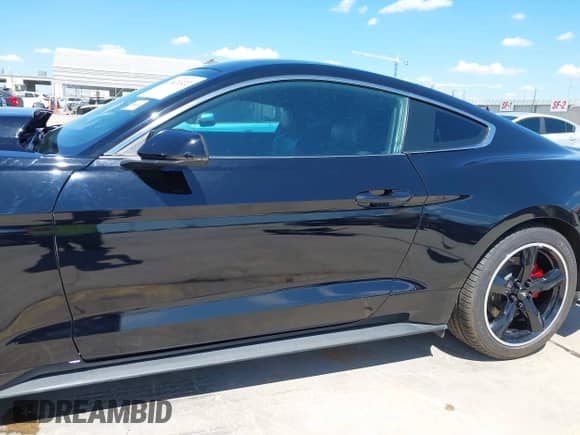 2019 Ford Mustang Bullitt z VIN 1FA6P8K0XK5503788, wystawiony jako IAAI lot #43021322 z przebiegiem 56 470 mil mil oraz . Historia ofert i sprzedaży dostępna na DreamBid. Obrazek 15.