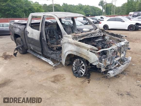 2022 Toyota Tundra SR5 with VIN 5TFLA5DB6NX007701, listed as a IAAI auction lot 42921508 with 14,189 mi miles and . Bid and sale history available at DreamBid. Image 1.
