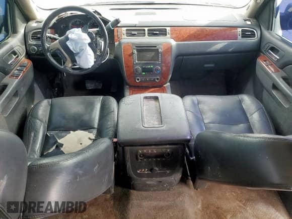 2010 Chevrolet Tahoe LTZ z VIN 1GNUCCE07AR193271, wystawiony jako Copart lot #66304475 z przebiegiem 244 324 mil mil oraz Szkoda całkowita • Salvage title. Historia ofert i sprzedaży dostępna na DreamBid. Obrazek 8.