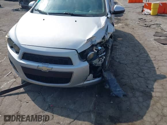 2015 Chevrolet Sonic LT с VIN 1G1JC5SB7F4116118, выставлен на аукционе IAAI как лот 43208939 с пробегом 118 161 миль миль и . История ставок и продаж доступна на DreamBid. Изображение 6.