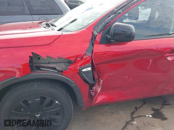 2023 Mitsubishi Outlander ES z VIN JA4ARUAU7PU009231, wystawiony jako IAAI lot #41297400 z przebiegiem 37 153 mil mil oraz . Historia ofert i sprzedaży dostępna na DreamBid. Obrazek 6.