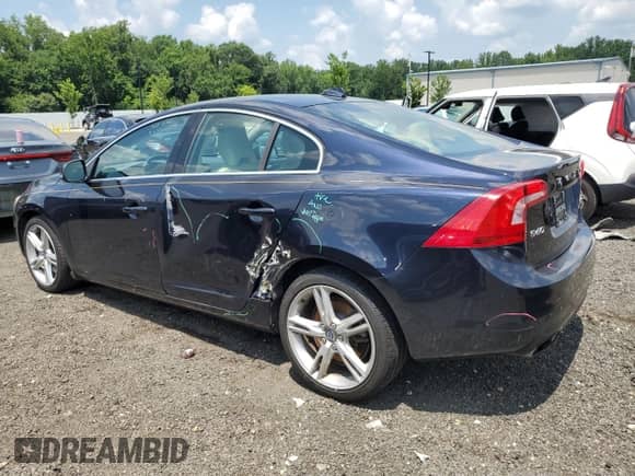 2016 Volvo S60 T5 Premier z VIN YV1612TK3G2414236, wystawiony jako Copart lot #64383265 z przebiegiem 130 704 mil mil oraz Szkoda całkowita • Salvage title. Historia ofert i sprzedaży dostępna na DreamBid. Obrazek 2.