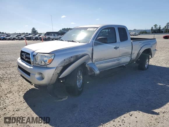 2006 Toyota Tacoma с VIN 5TEUU42N86Z285013, выставлен на аукционе Copart как лот 85072785 с пробегом 172 162 миль миль и Списание • Salvage title. История ставок и продаж доступна на DreamBid. Изображение 1.