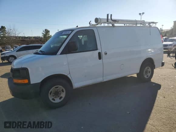 2013 Chevrolet Express Cargo z VIN 1GCWGFCA2D1904090, wystawiony jako Copart lot #70963255 z przebiegiem 202 935 mil mil oraz Czysty tytuł • Clean title. Historia ofert i sprzedaży dostępna na DreamBid. Obrazek 1.