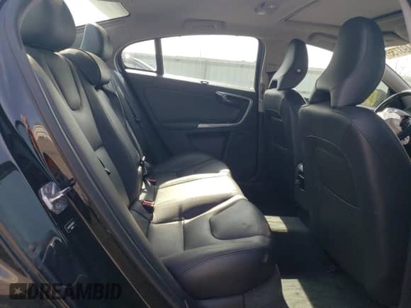 2018 Volvo S60 Inscription z VIN LYV402TK8JB168564, wystawiony jako Copart lot #54493755 z przebiegiem 84 408 mil mil oraz Szkoda całkowita • Salvage title. Historia ofert i sprzedaży dostępna na DreamBid. Obrazek 10.