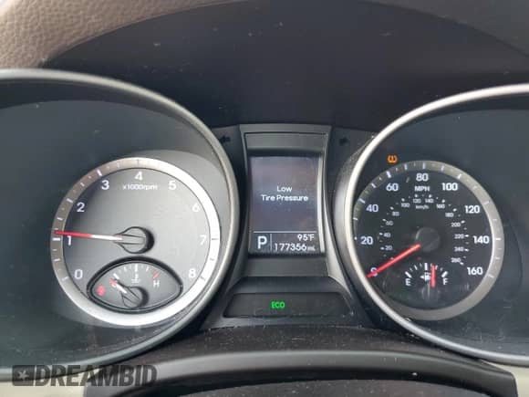 2014 Hyundai Santa Fe с VIN 5XYZU3LB8EG194241, выставлен на аукционе Copart как лот 69437165 с пробегом 177 356 миль миль и На запчасти • Non repairable. История ставок и продаж доступна на DreamBid. Изображение 9.