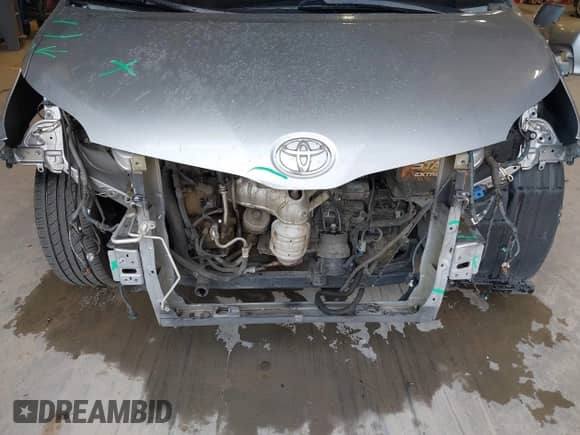 2013 Toyota Sienna SE с VIN 5TDXK3DC2DS321989, выставлен на аукционе IAAI как лот 42818628 с пробегом 181 182 миль миль и . История ставок и продаж доступна на DreamBid. Изображение 6.