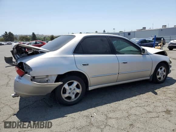 1998 Honda Accord EX z VIN 1HGCG6670WA026599, wystawiony jako Copart lot #59719555 z przebiegiem Nie podano mil oraz Szkoda całkowita • Salvage title. Historia ofert i sprzedaży dostępna na DreamBid. Obrazek 3.