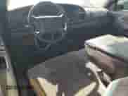 1998 Dodge 1500 z VIN 1B7HF13Z6WJ191072, wystawiony jako Copart lot #61568405 z przebiegiem 199 634 mil mil oraz Szkoda całkowita • Salvage title. Historia ofert i sprzedaży dostępna na DreamBid. Obrazek 8.