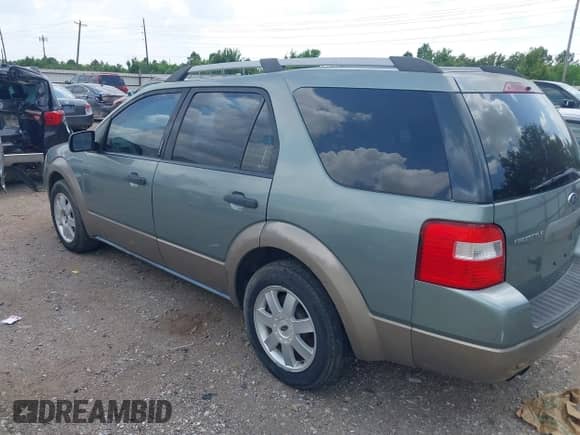 2005 Ford Freestyle SE with VIN 1FMZK01105GA63649, listed as a IAAI auction lot 43000739 with 65,261 mi miles and . Bid and sale history available at DreamBid. Image 3.