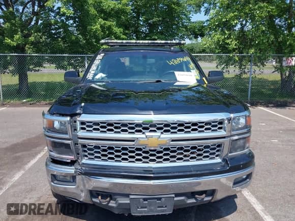 2015 Chevrolet Silverado 1500 LT z VIN 3GCUKREC8FG221711, wystawiony jako IAAI lot #42659610 z przebiegiem 136 438 mil mil oraz . Historia ofert i sprzedaży dostępna na DreamBid. Obrazek 6.