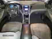 2013 Hyundai Sonata GLS z VIN 5NPEB4AC4DH698010, wystawiony jako Copart lot #71792545 z przebiegiem 174 090 mil mil oraz Szkoda całkowita • Salvage title. Historia ofert i sprzedaży dostępna na DreamBid. Obrazek 8.