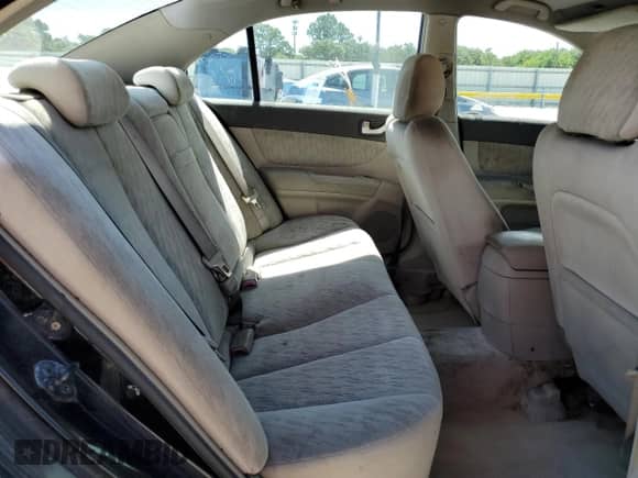 2006 Hyundai Sonata GL z VIN KMHET46C76A088808, wystawiony jako Copart lot #63973845 z przebiegiem 369 441 mil mil oraz Czysty tytuł • Clean title. Historia ofert i sprzedaży dostępna na DreamBid. Obrazek 10.