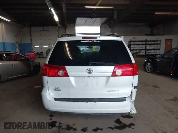 2007 Toyota Sienna XLE с VIN 5TDZK22C77S021889, выставлен на аукционе IAAI как лот 43236592 с пробегом 179 840 миль миль и . История ставок и продаж доступна на DreamBid. Изображение 16.
