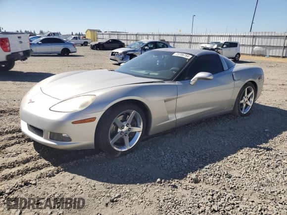 2006 Chevrolet Corvette с VIN 1G1YY26U265116287, выставлен на аукционе Copart как лот 73706784 с пробегом 175 817 миль миль и Списание • Salvage title. История ставок и продаж доступна на DreamBid. Изображение 1.