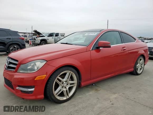 2014 Mercedes-Benz C 250 с VIN WDDGJ4HB8EG266542, выставлен на аукционе Copart как лот 59872175 с пробегом 132 771 миль миль и Чистый • Clean title. История ставок и продаж доступна на DreamBid. Изображение 1.