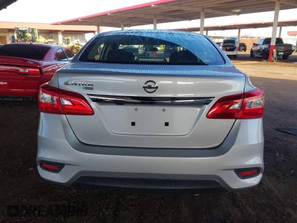 2019 Nissan Sentra S z VIN 3N1AB7AP2KY367643, wystawiony jako IAAI lot #43430322 z przebiegiem 87 264 mil mil oraz . Historia ofert i sprzedaży dostępna na DreamBid. Obrazek 16.