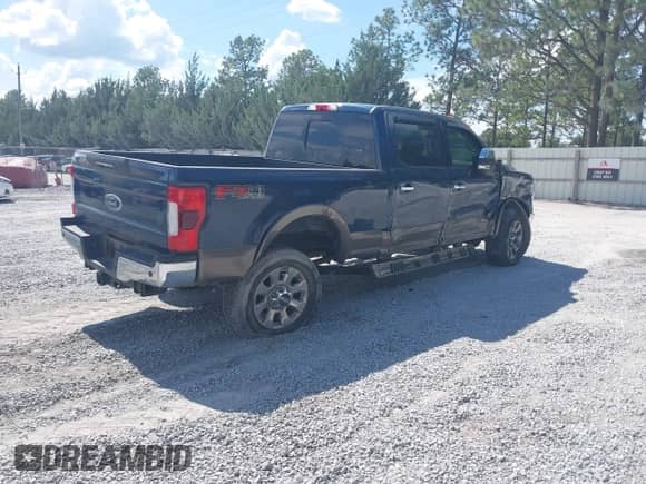 2019 Ford F-250 XL z VIN 1FT7W2BT4KEG40380, wystawiony jako IAAI lot #43413584 z przebiegiem 61 741 mil mil oraz . Historia ofert i sprzedaży dostępna na DreamBid. Obrazek 4.