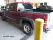 2004 GMC Sierra 1500 SLE z VIN 2GTEK13T641428743, wystawiony jako IAAI lot #42582935 z przebiegiem 230 805 mil mil oraz . Historia ofert i sprzedaży dostępna na DreamBid. Obrazek 3.