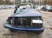 2003 Chevrolet S-10 LS z VIN 1GCCS19H538129606, wystawiony jako Copart lot #83271624 z przebiegiem 88 823 mil mil oraz Nie do naprawy • Non repairable. Historia ofert i sprzedaży dostępna na DreamBid. Obrazek 5.