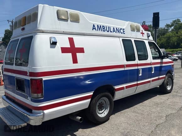 2008 Ford Econoline Cargo with VIN 1FDSS34P68DB13740, listed as a Copart auction lot 61424005 with 130,968 mi miles and Clean title. Bid and sale history available at DreamBid. Image 4.