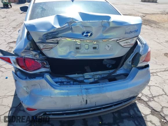 2015 Hyundai Sonata z VIN KMHEC4A43FA130892, wystawiony jako IAAI lot #43174254 z przebiegiem 118 220 mil mil oraz . Historia ofert i sprzedaży dostępna na DreamBid. Obrazek 17.