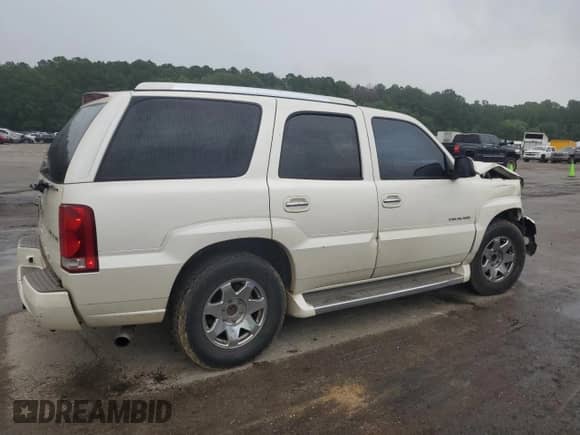 2006 Cadillac Escalade with VIN 1GYEC63NX6R108518, listed as a Copart auction lot 62042034 with 222,419 mi miles and Salvage title. Bid and sale history available at DreamBid. Image 3.