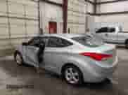 2013 Hyundai Elantra GLS z VIN 5NPDH4AE6DH300890, wystawiony jako IAAI lot #43073166 z przebiegiem 163 666 mil mil oraz . Historia ofert i sprzedaży dostępna na DreamBid. Obrazek 3.