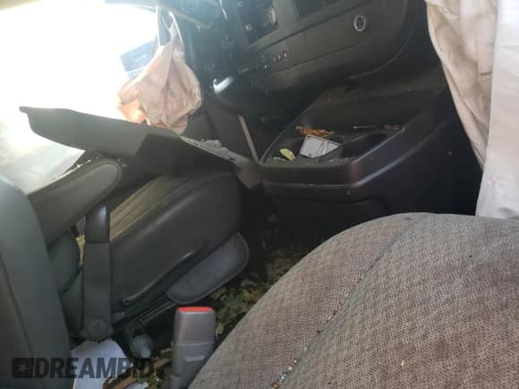 2013 Chevrolet Express Passenger LT с VIN 1GAZG1FGXD1164040, выставлен на аукционе Copart как лот 77002594 с пробегом Не указан миль и Списание • Salvage title. История ставок и продаж доступна на DreamBid. Изображение 8.