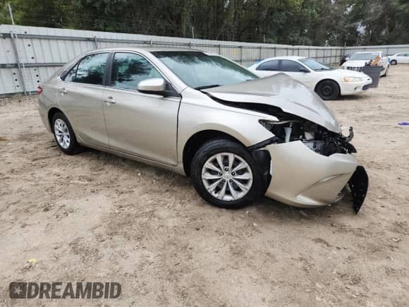 2015 Toyota Camry LE z VIN 4T4BF1FK7FR494057, wystawiony jako Copart lot #86092035 z przebiegiem Nie podano mil oraz Szkoda całkowita • Salvage title. Historia ofert i sprzedaży dostępna na DreamBid. Obrazek 4.