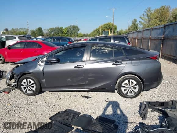 2016 Toyota Prius Four z VIN JTDKARFUXG3029194, wystawiony jako IAAI lot #43198813 z przebiegiem 163 531 mil mil oraz . Historia ofert i sprzedaży dostępna na DreamBid. Obrazek 14.