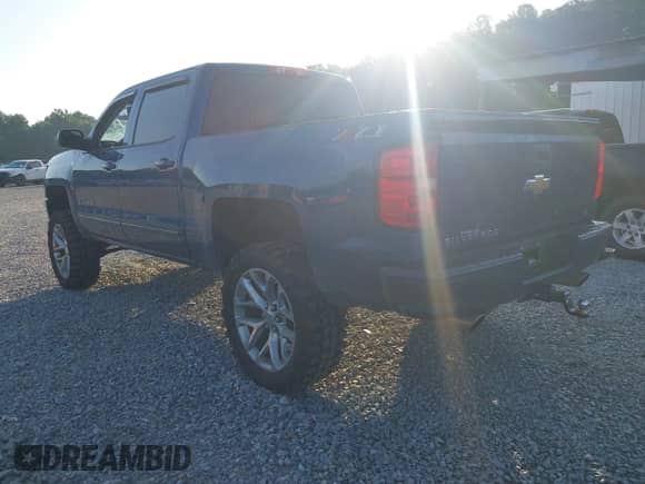 2018 Chevrolet Silverado 1500 LT с VIN 3GCUKREC2JG181831, выставлен на аукционе IAAI как лот 42578307 с пробегом 157 399 миль миль и . История ставок и продаж доступна на DreamBid. Изображение 3.